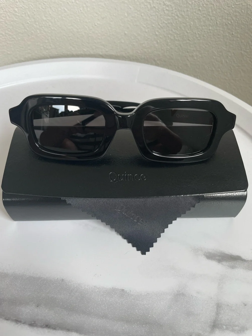 Quince Fiji Black Polarized Acetate Sunglasses Case and Cloth NWOT
